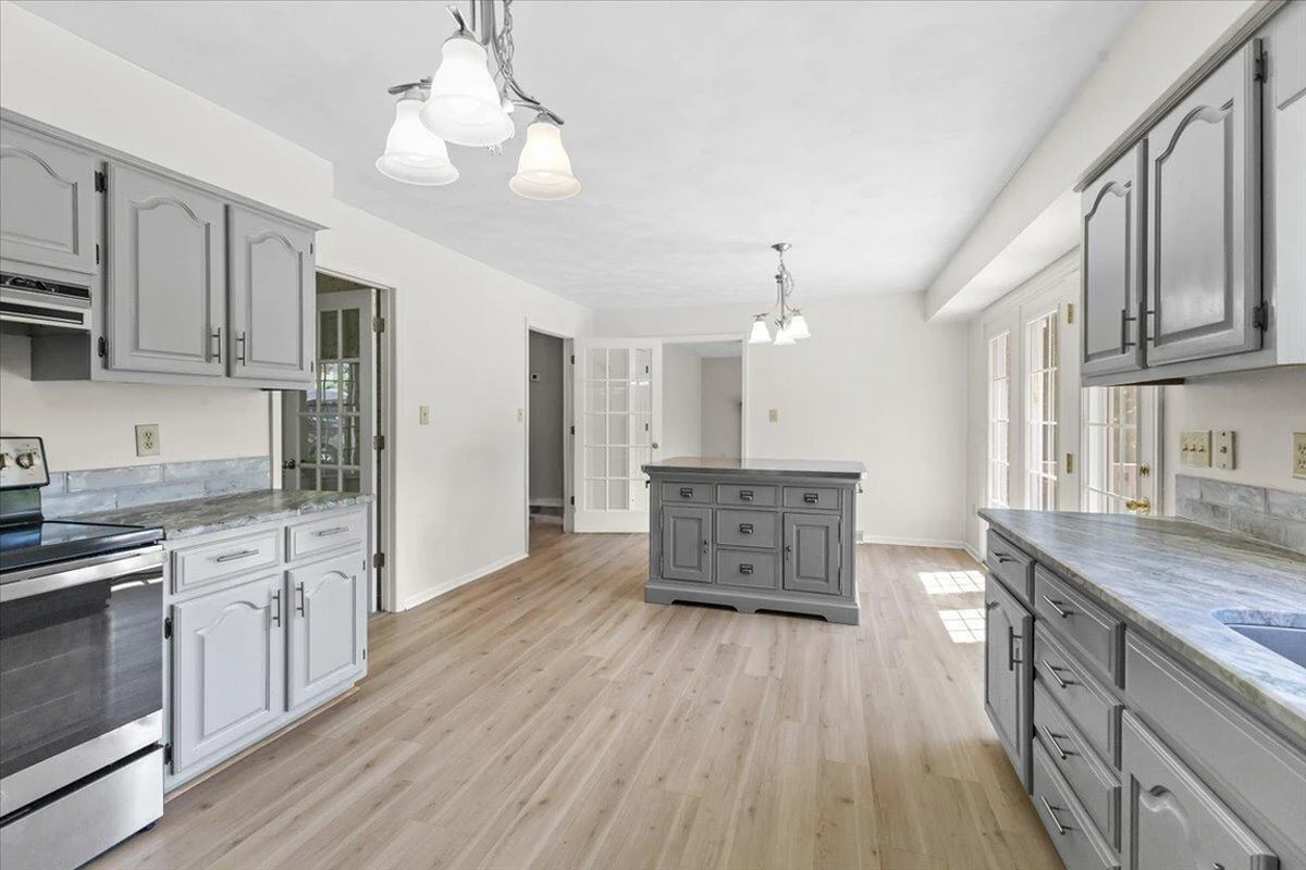 716 Debra LN - Photo 7