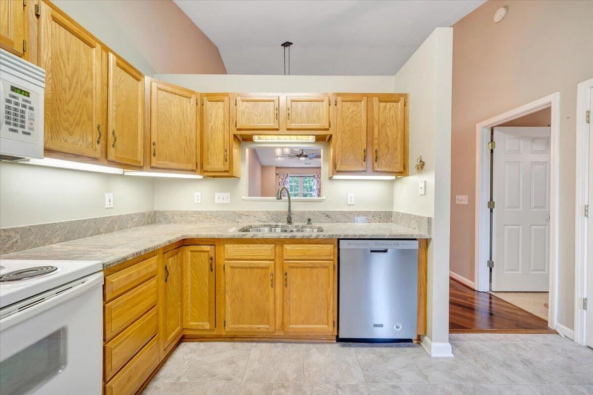 322 Cypress ST - Photo 15