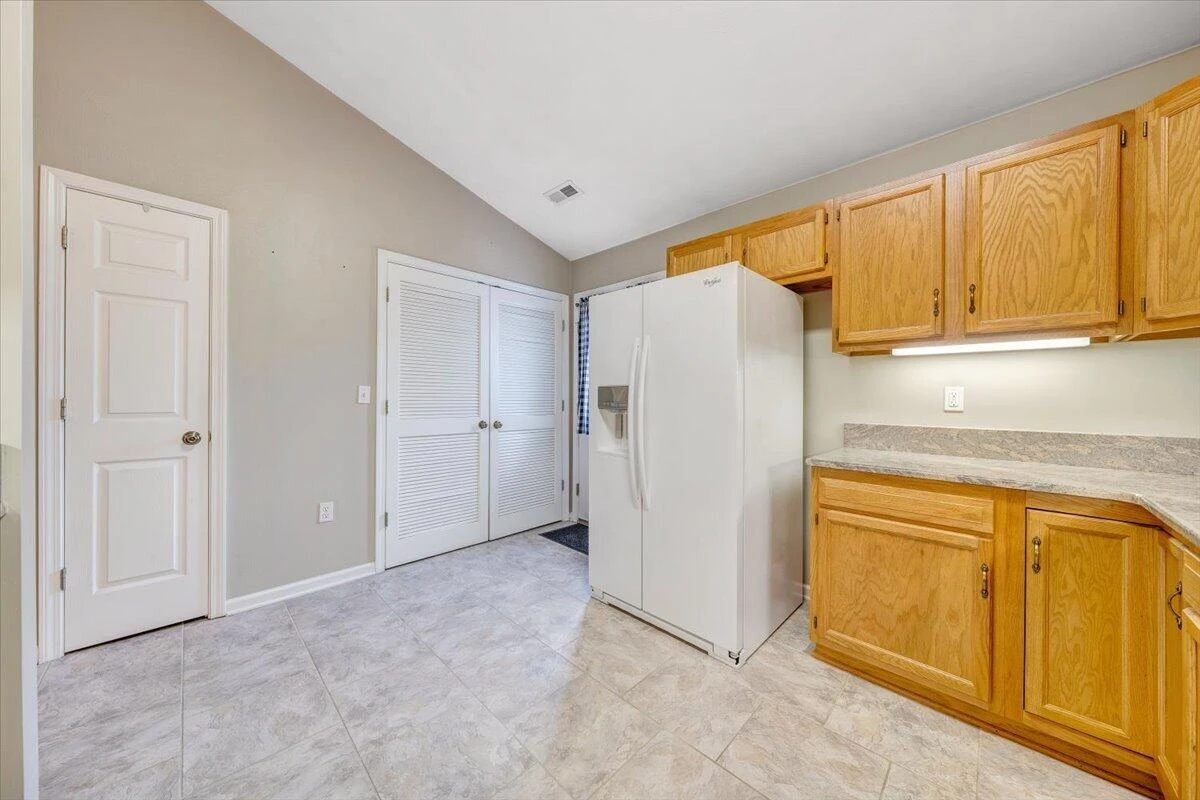 322 Cypress ST - Photo 16
