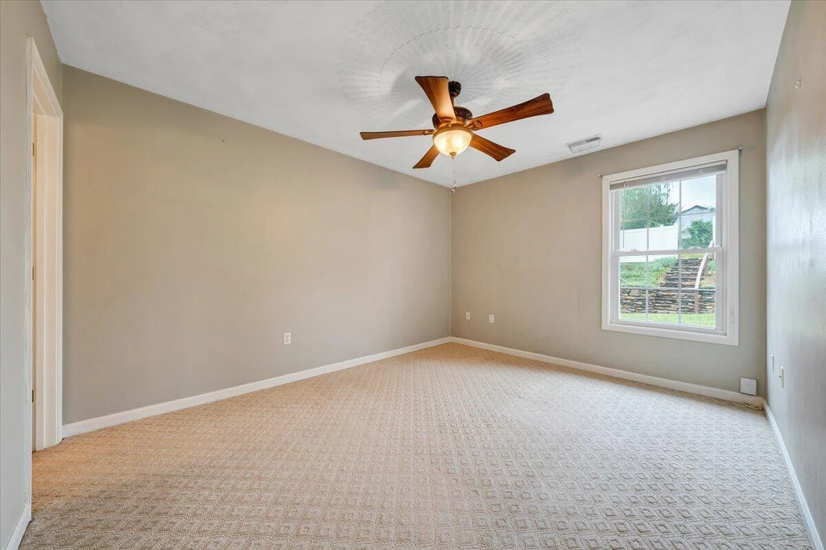 322 Cypress ST - Photo 18