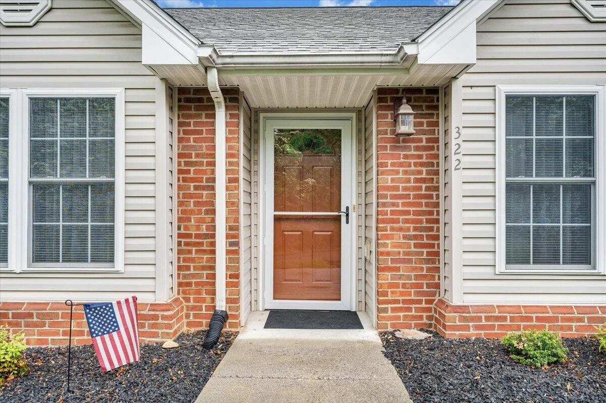 322 Cypress ST - Photo 2