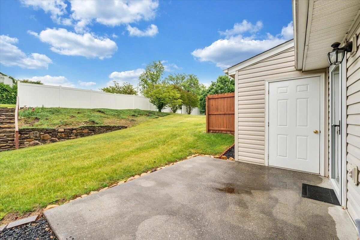 322 Cypress ST - Photo 26