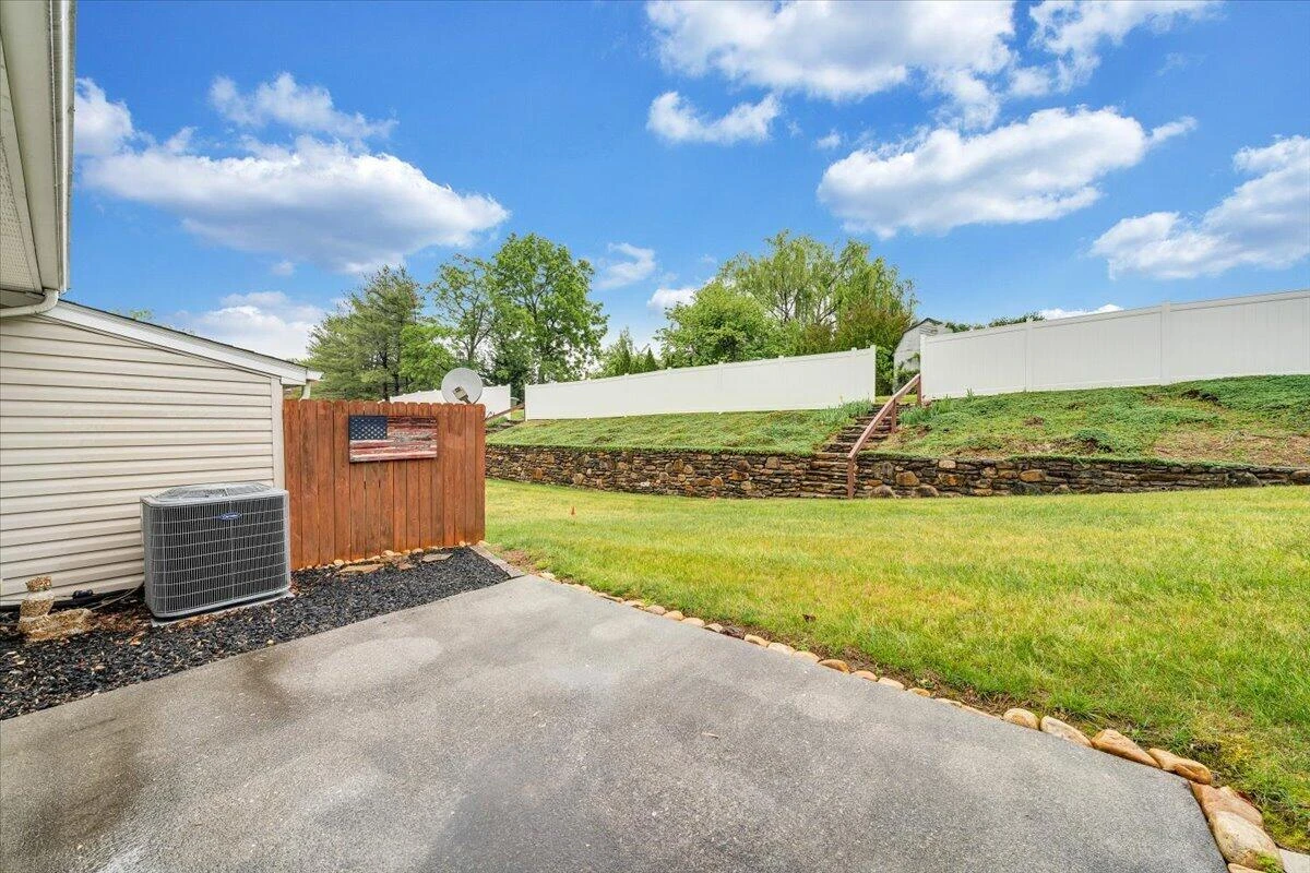 322 Cypress ST - Photo 28