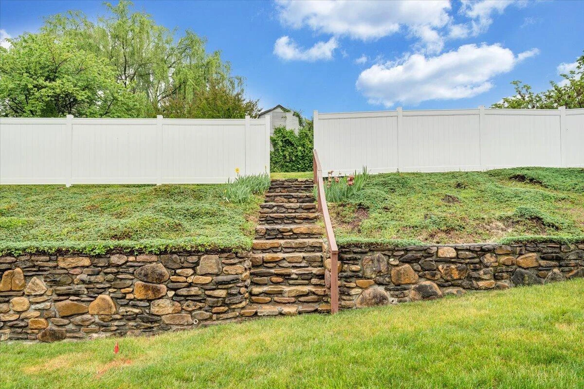 322 Cypress ST - Photo 34