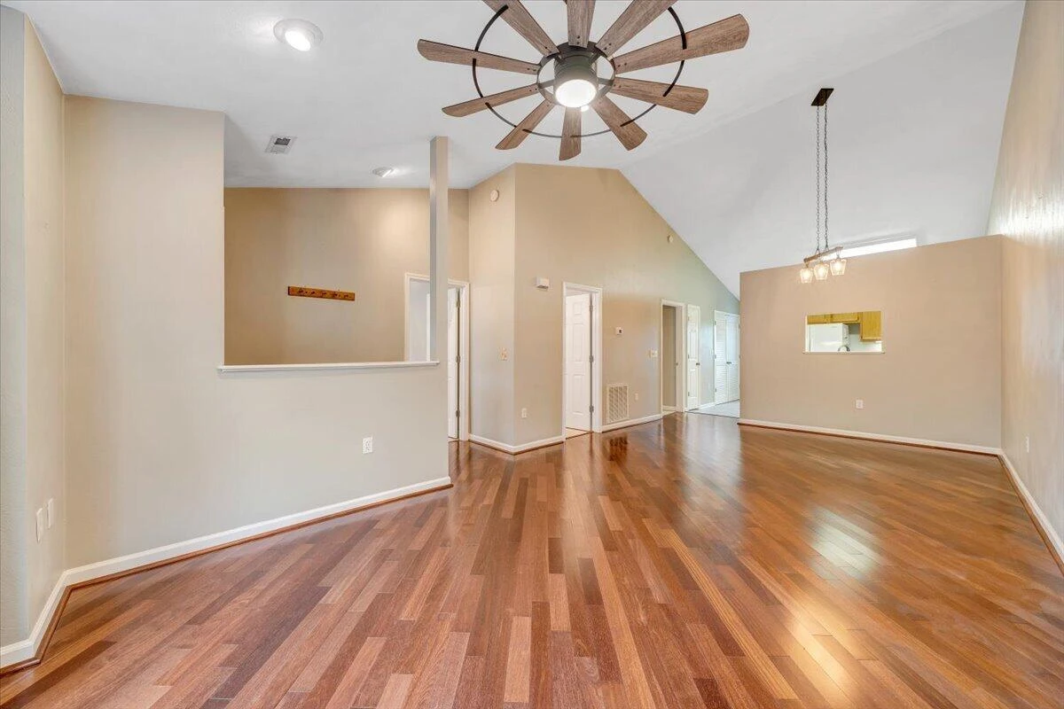 322 Cypress ST - Photo 6