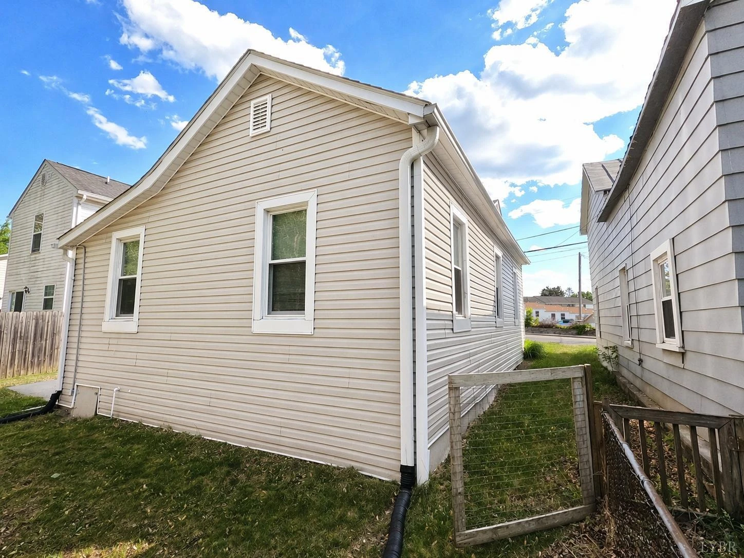 932 Bedford RD - Photo 12
