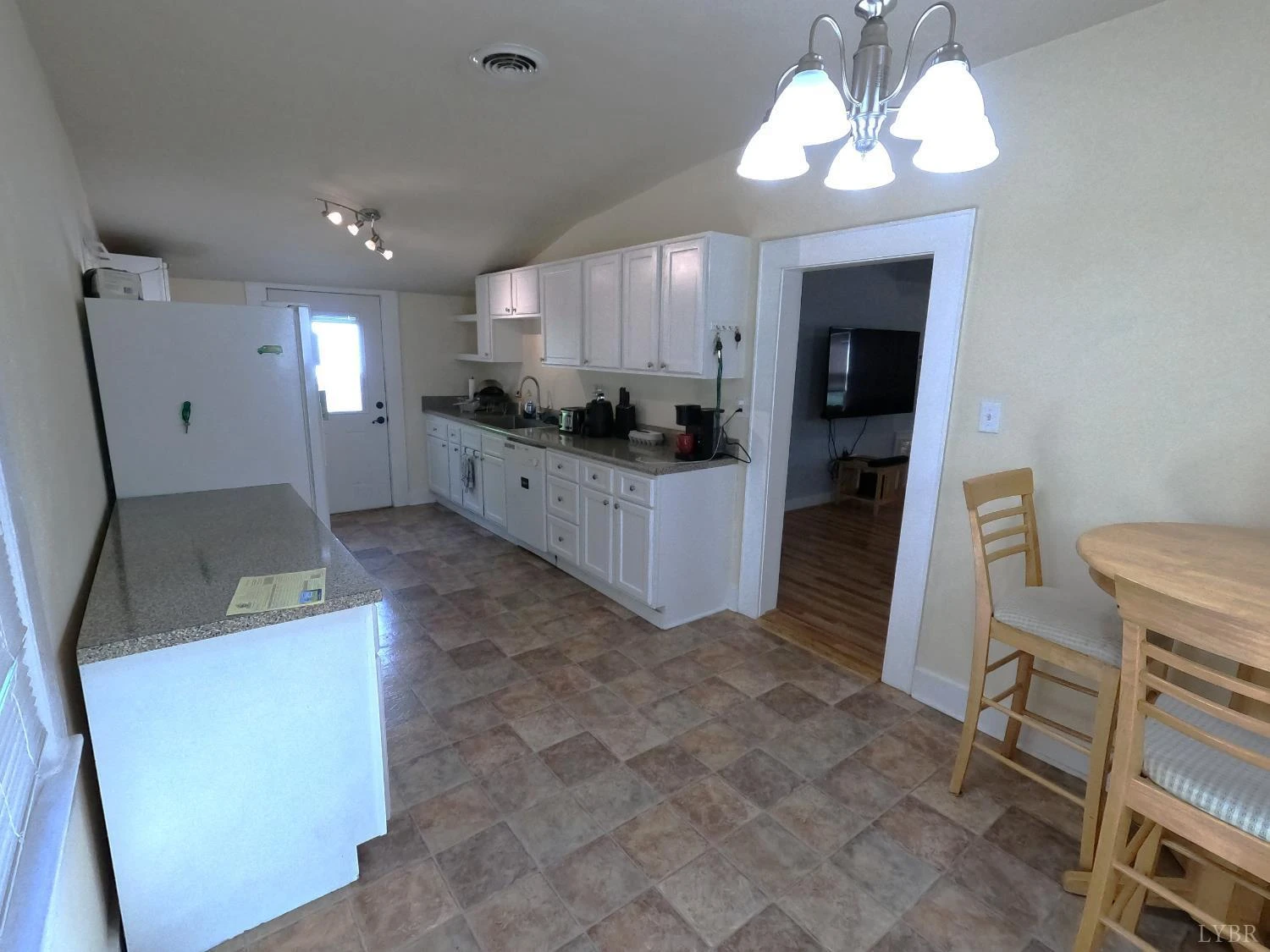 932 Bedford RD - Photo 6