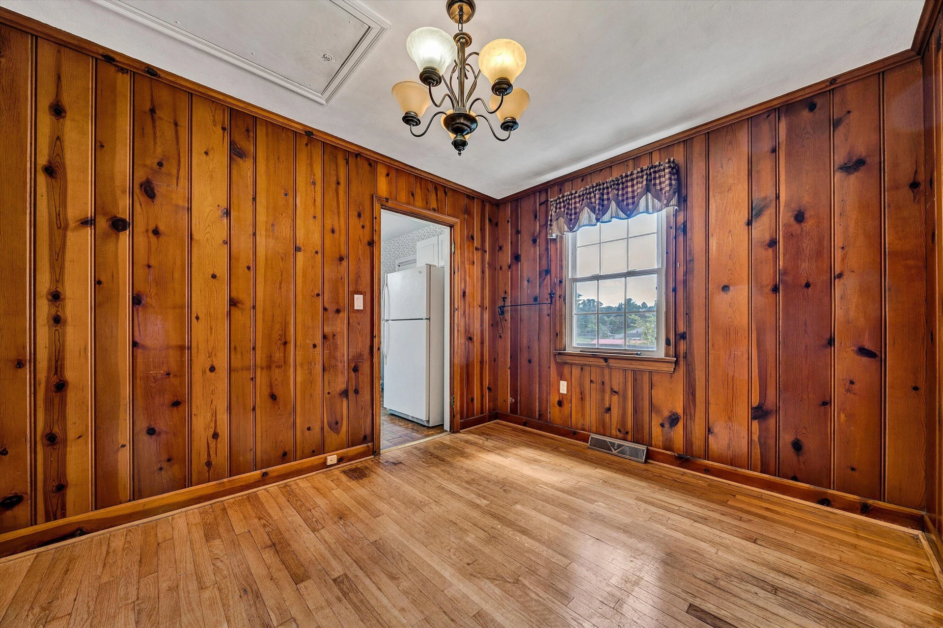 1223 Jeanette AVE - Photo 11
