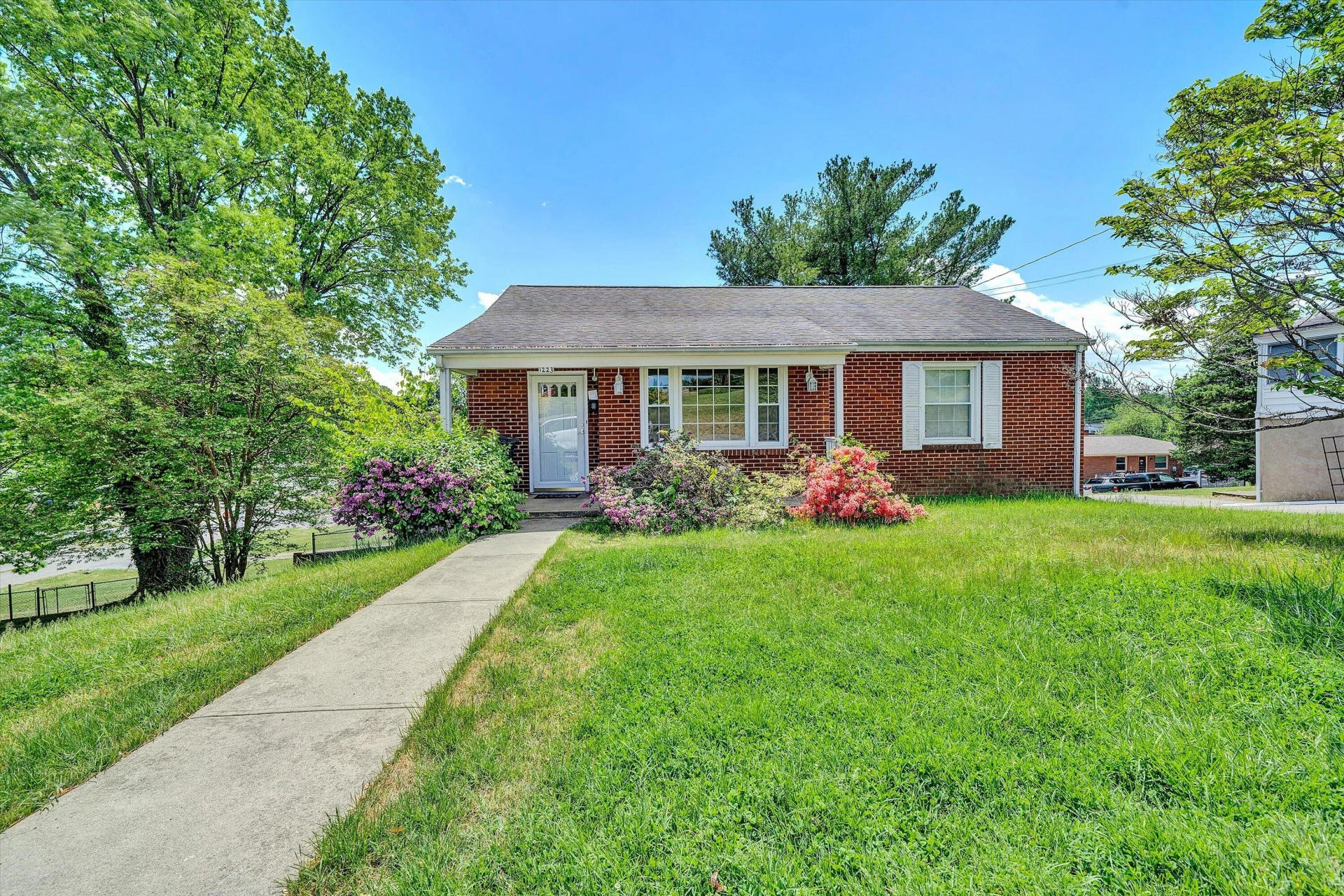 1223 Jeanette AVE - Photo 2