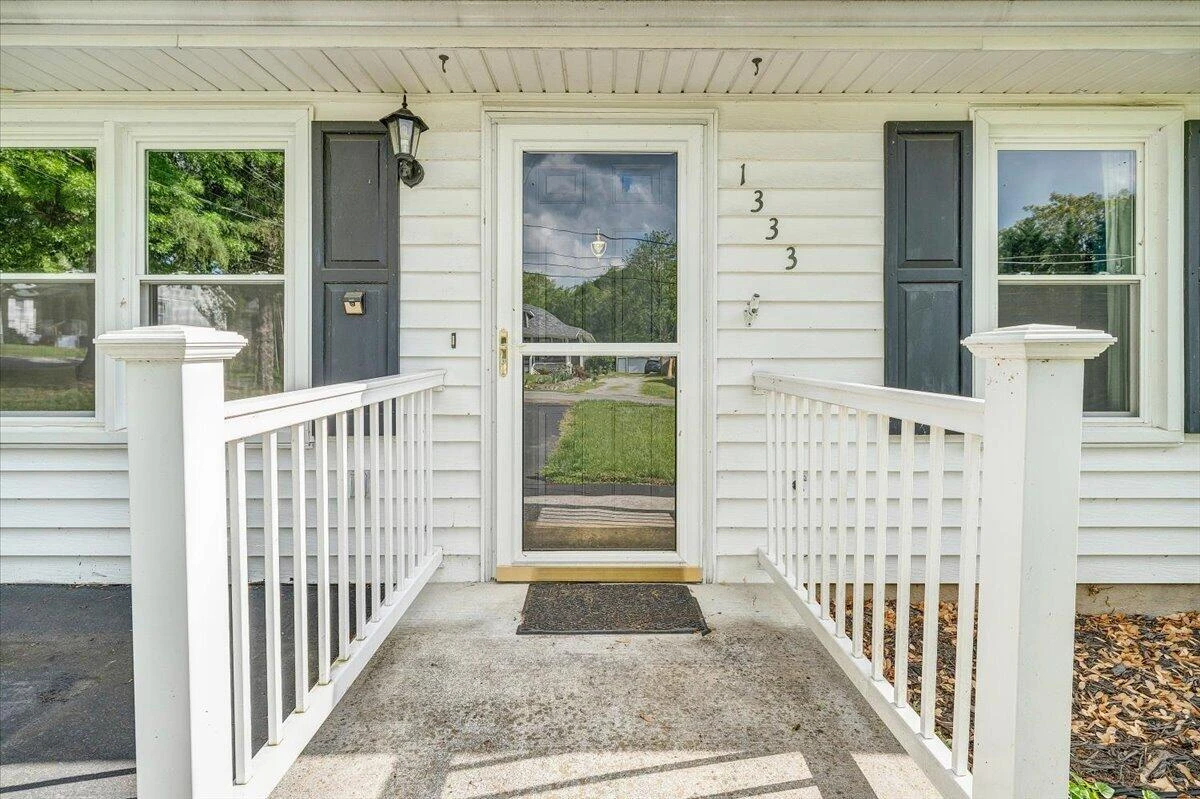 1333 Thomason RD SE - Photo 11