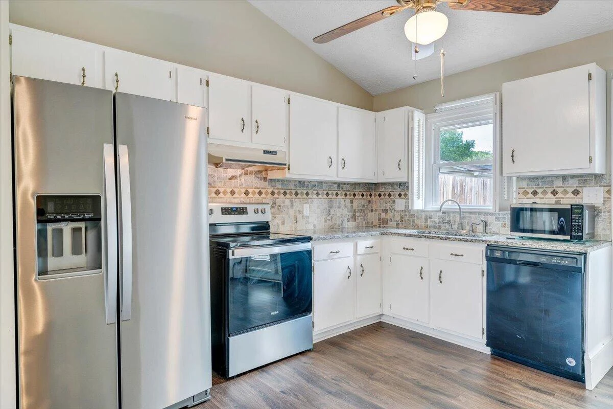 1333 Thomason RD SE - Photo 19