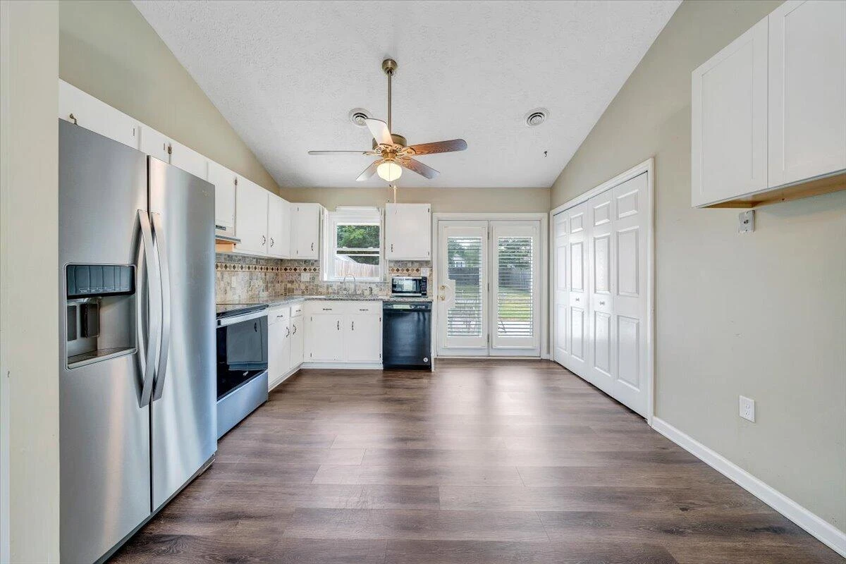 1333 Thomason RD SE - Photo 20