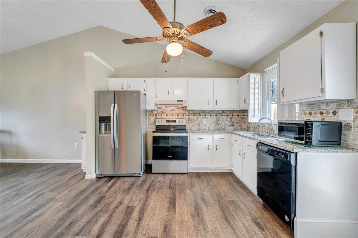 1333 Thomason RD SE - Photo 22