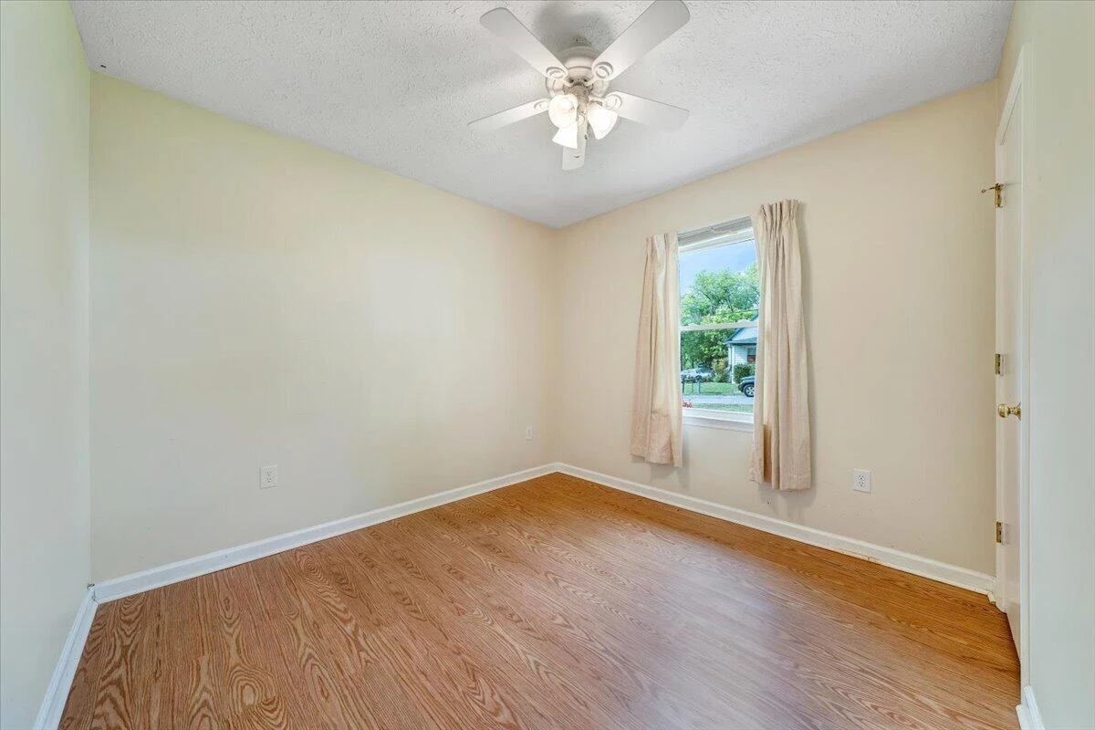 1333 Thomason RD SE - Photo 33