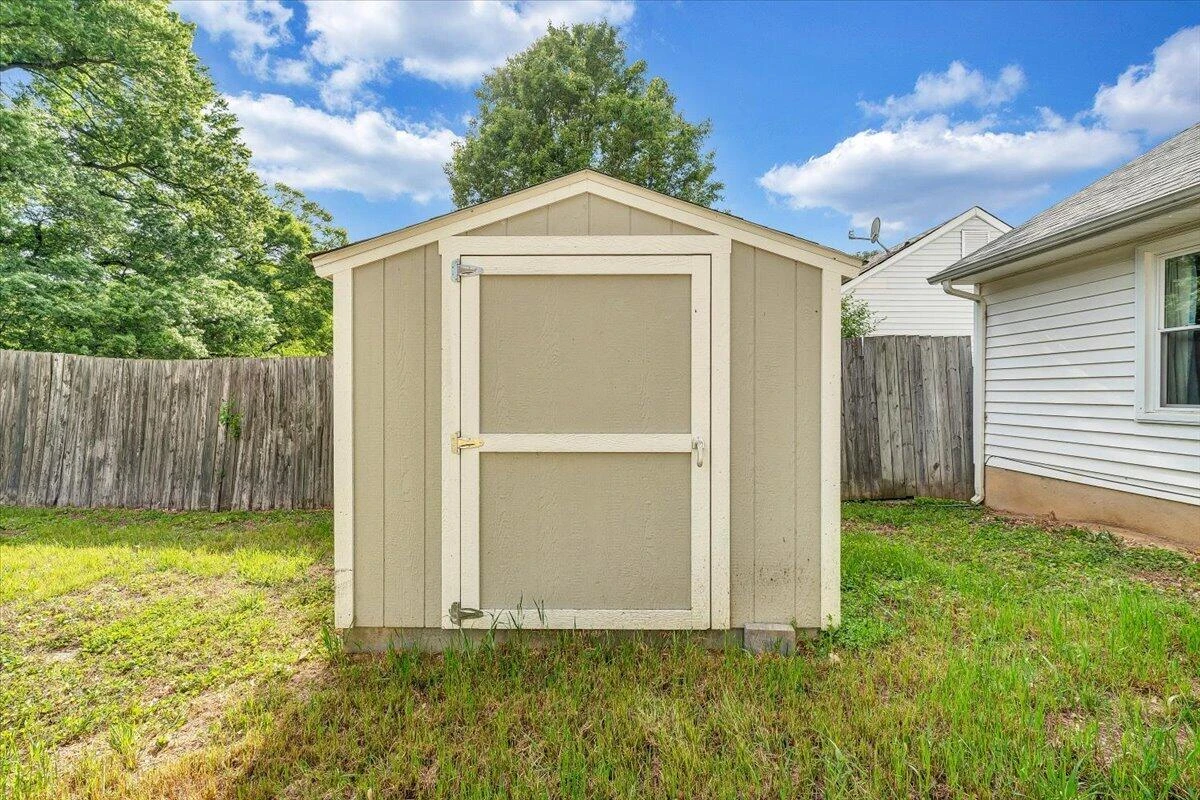 1333 Thomason RD SE - Photo 39