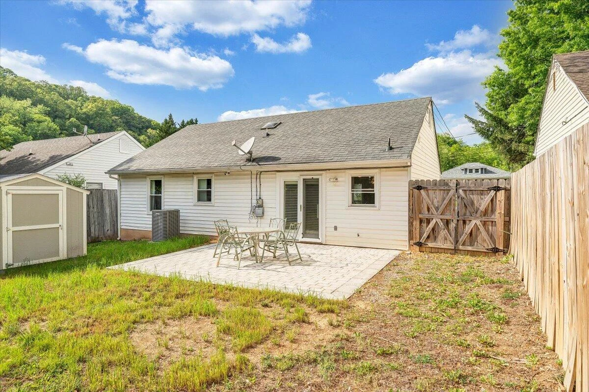 1333 Thomason RD SE - Photo 44