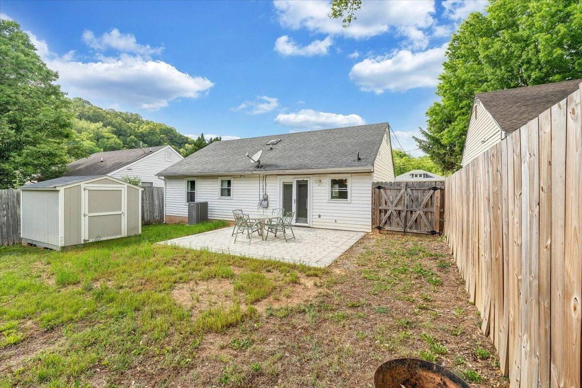 1333 Thomason RD SE - Photo 45