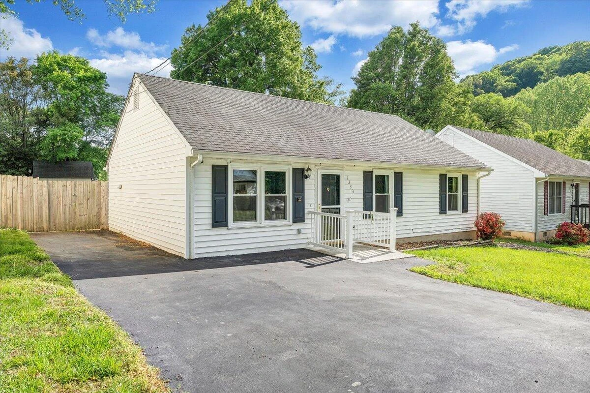 1333 Thomason RD SE - Photo 49