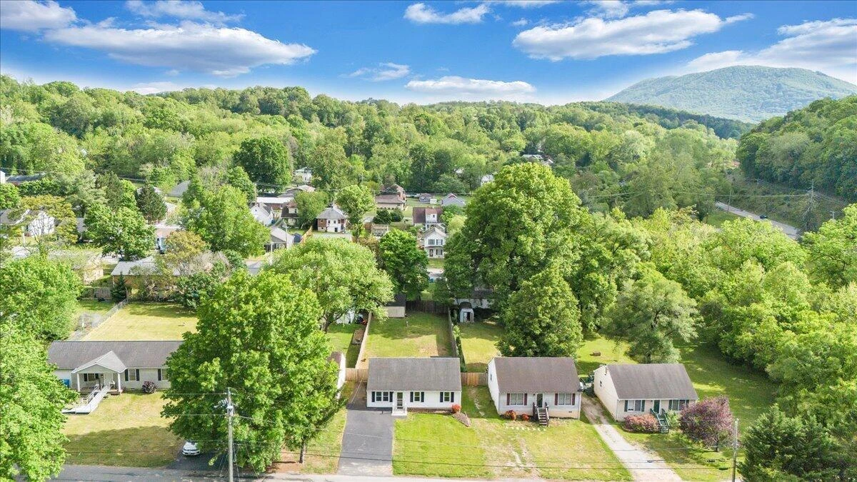 1333 Thomason RD SE - Photo 56