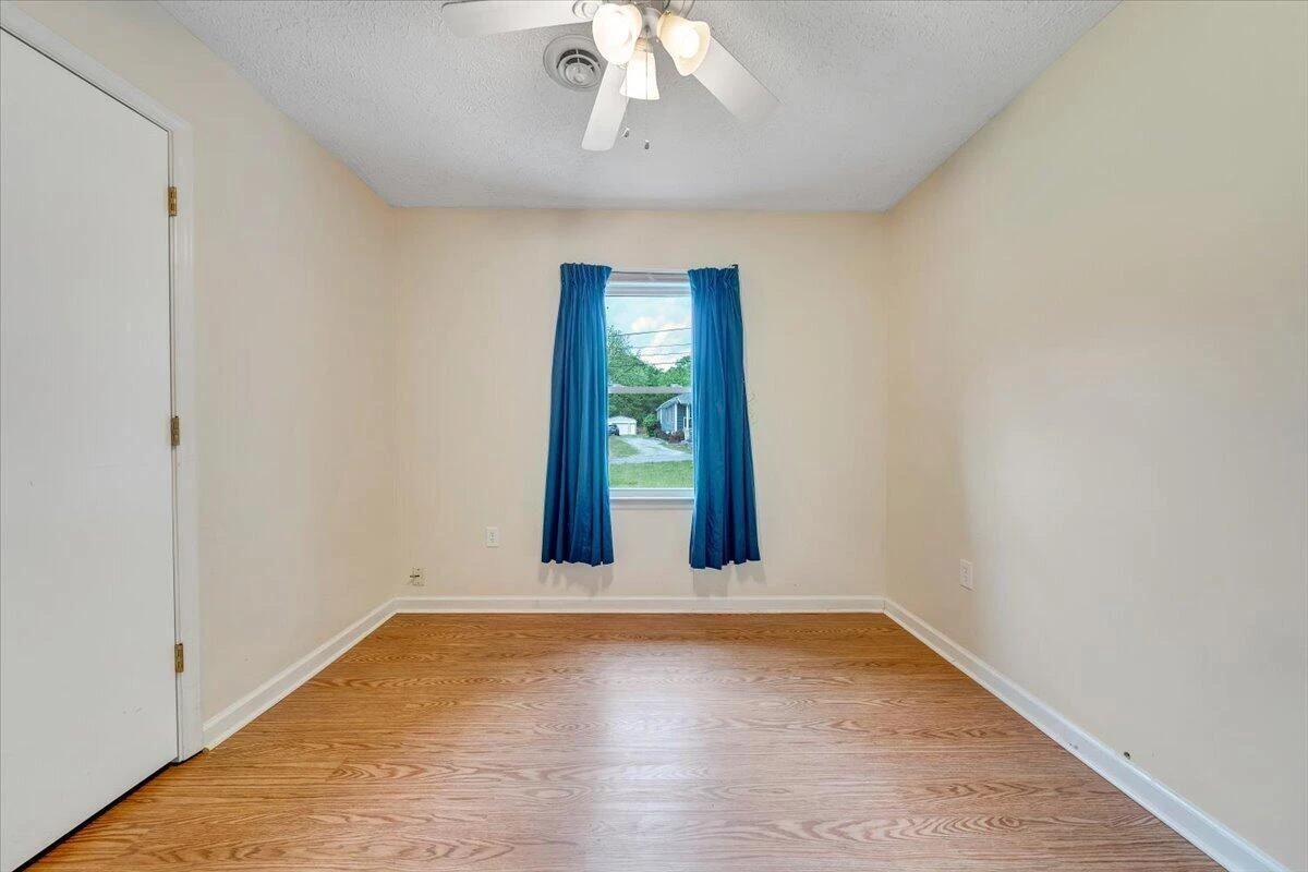 1333 Thomason RD SE - Photo 6