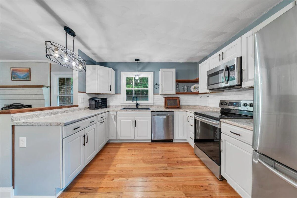 2030 Surrey LN NE - Photo 13