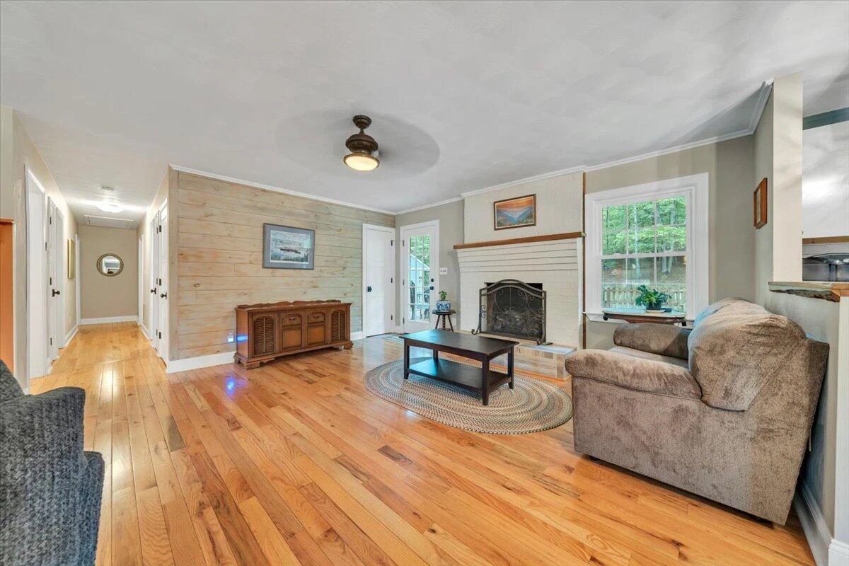 2030 Surrey LN NE - Photo 21