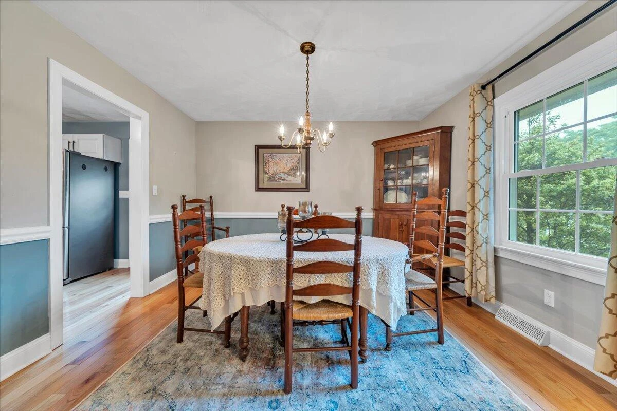 2030 Surrey LN NE - Photo 29