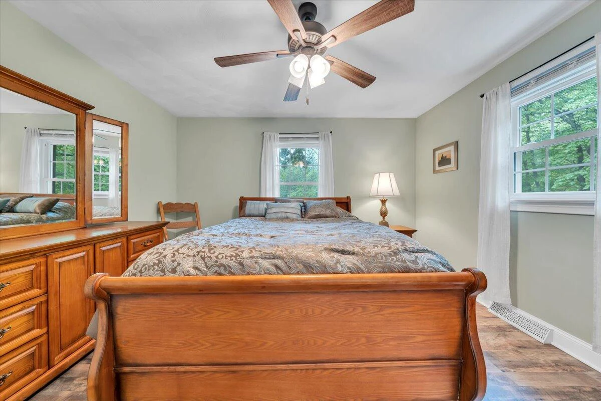 2030 Surrey LN NE - Photo 41