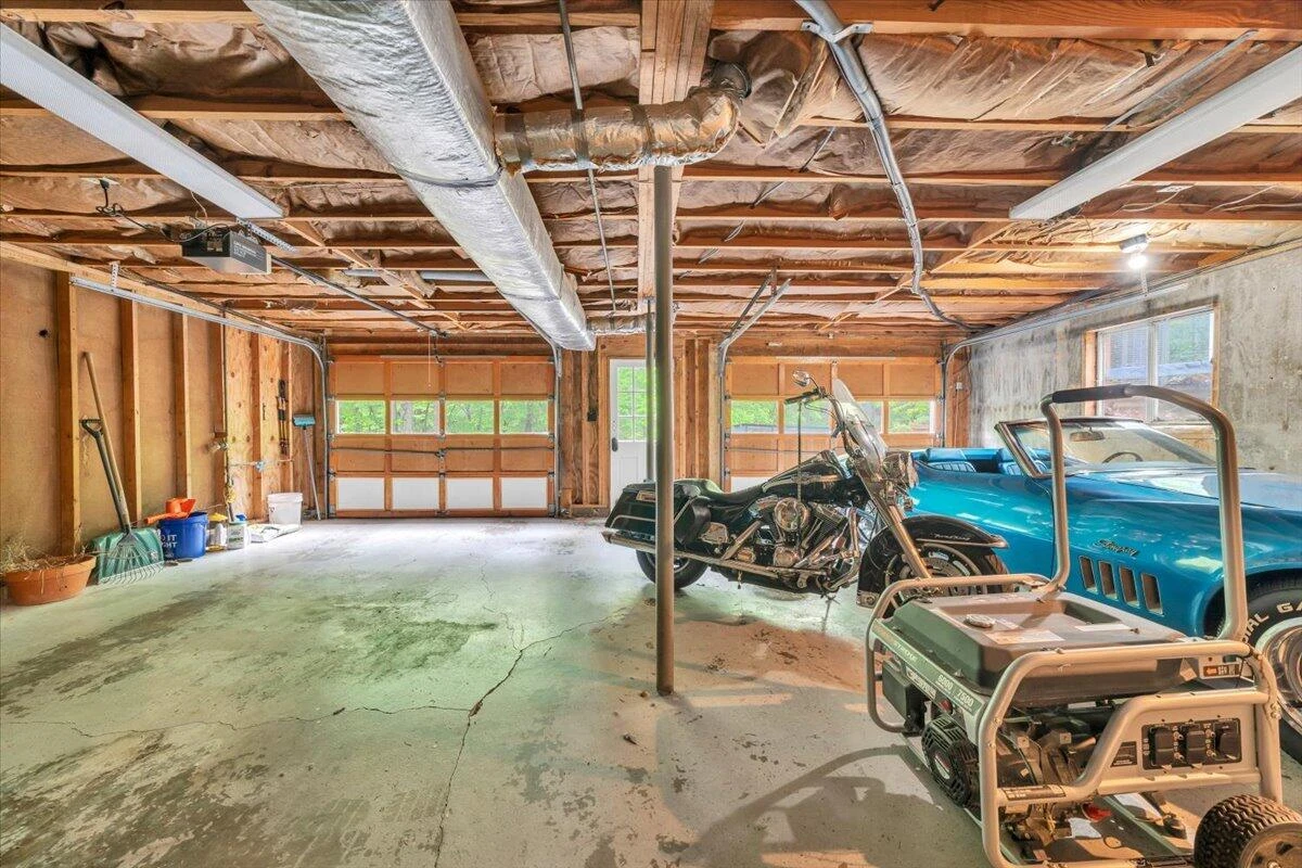 2030 Surrey LN NE - Photo 64