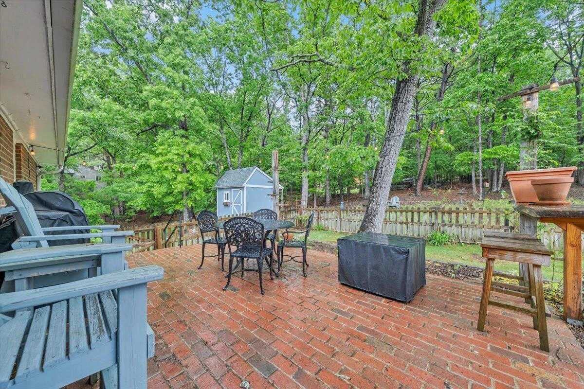 2030 Surrey LN NE - Photo 67