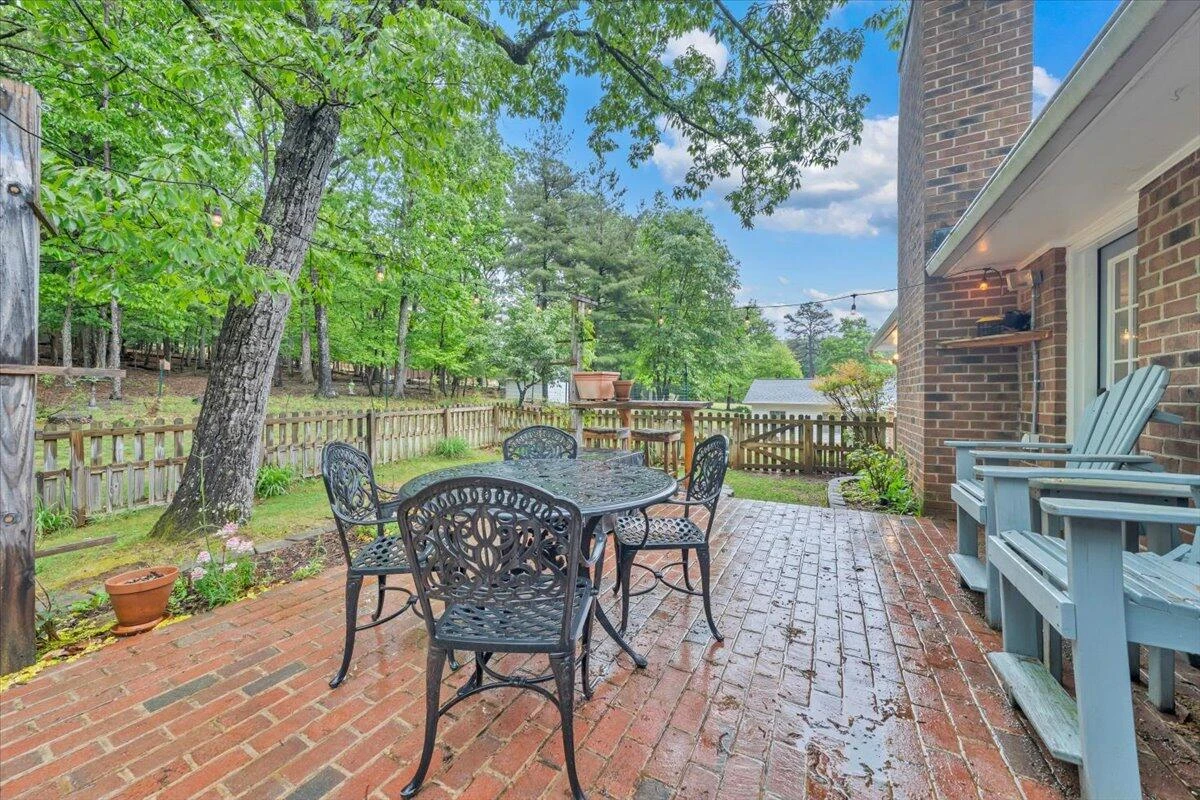 2030 Surrey LN NE - Photo 69