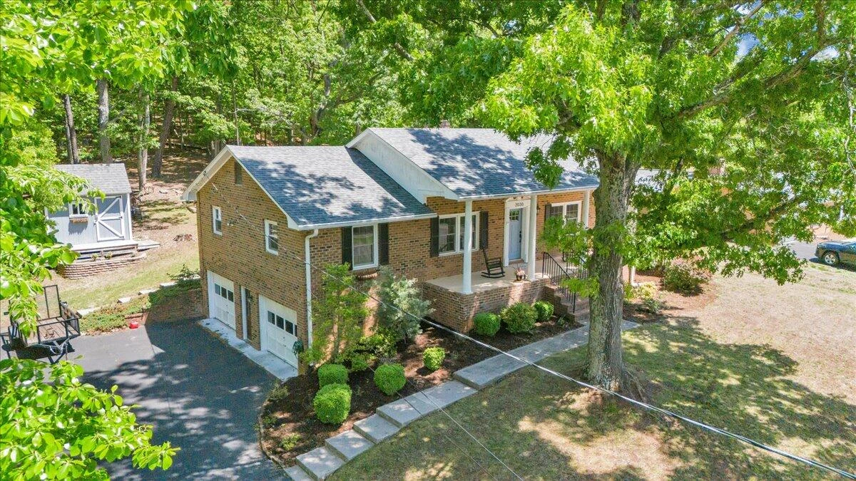 2030 Surrey LN NE - Photo 74