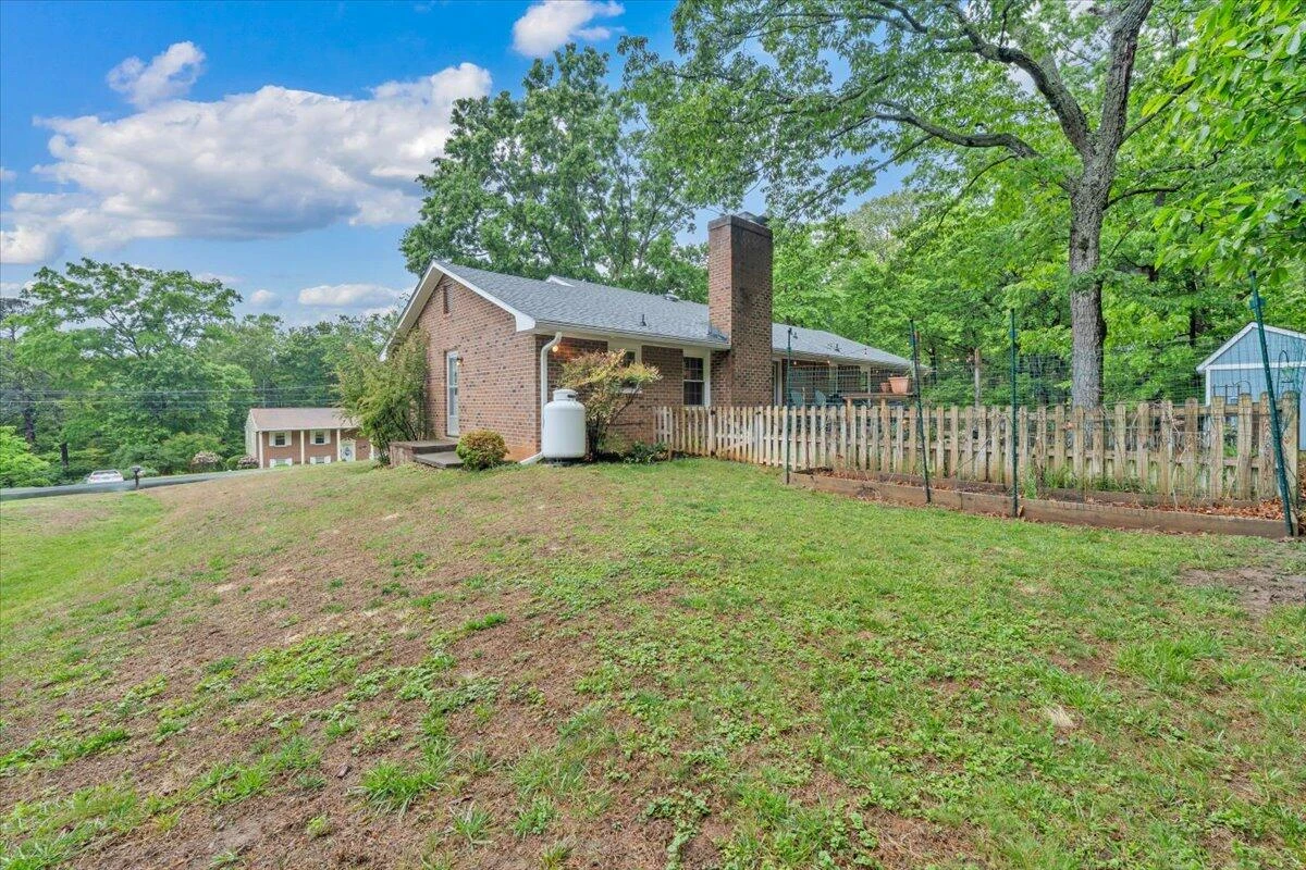2030 Surrey LN NE - Photo 80
