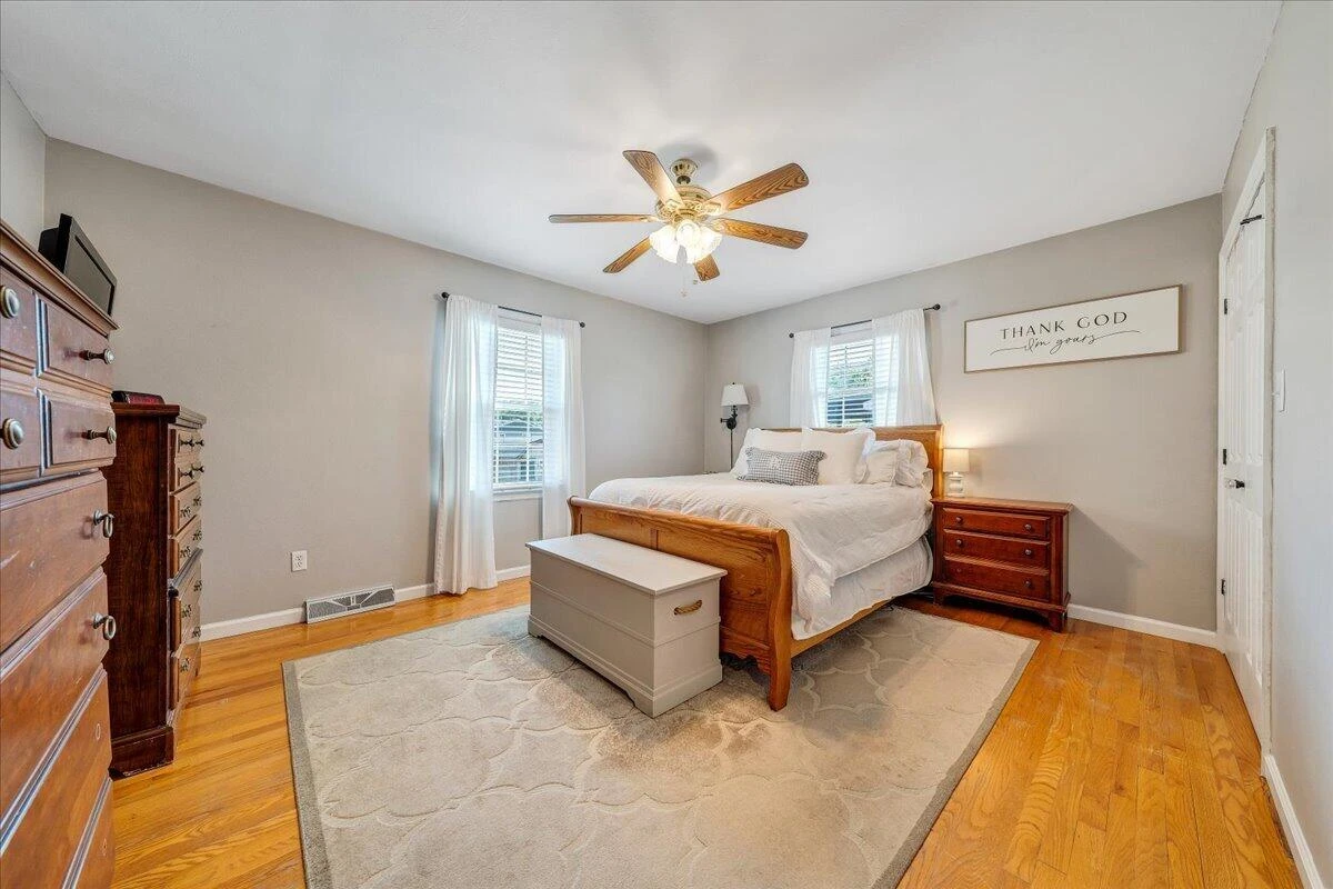 6339 Greenway DR - Photo 11