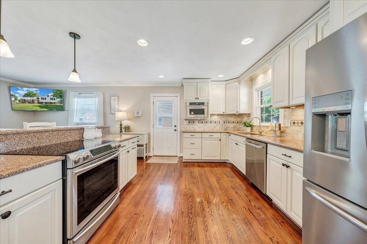 6339 Greenway DR - Photo 7