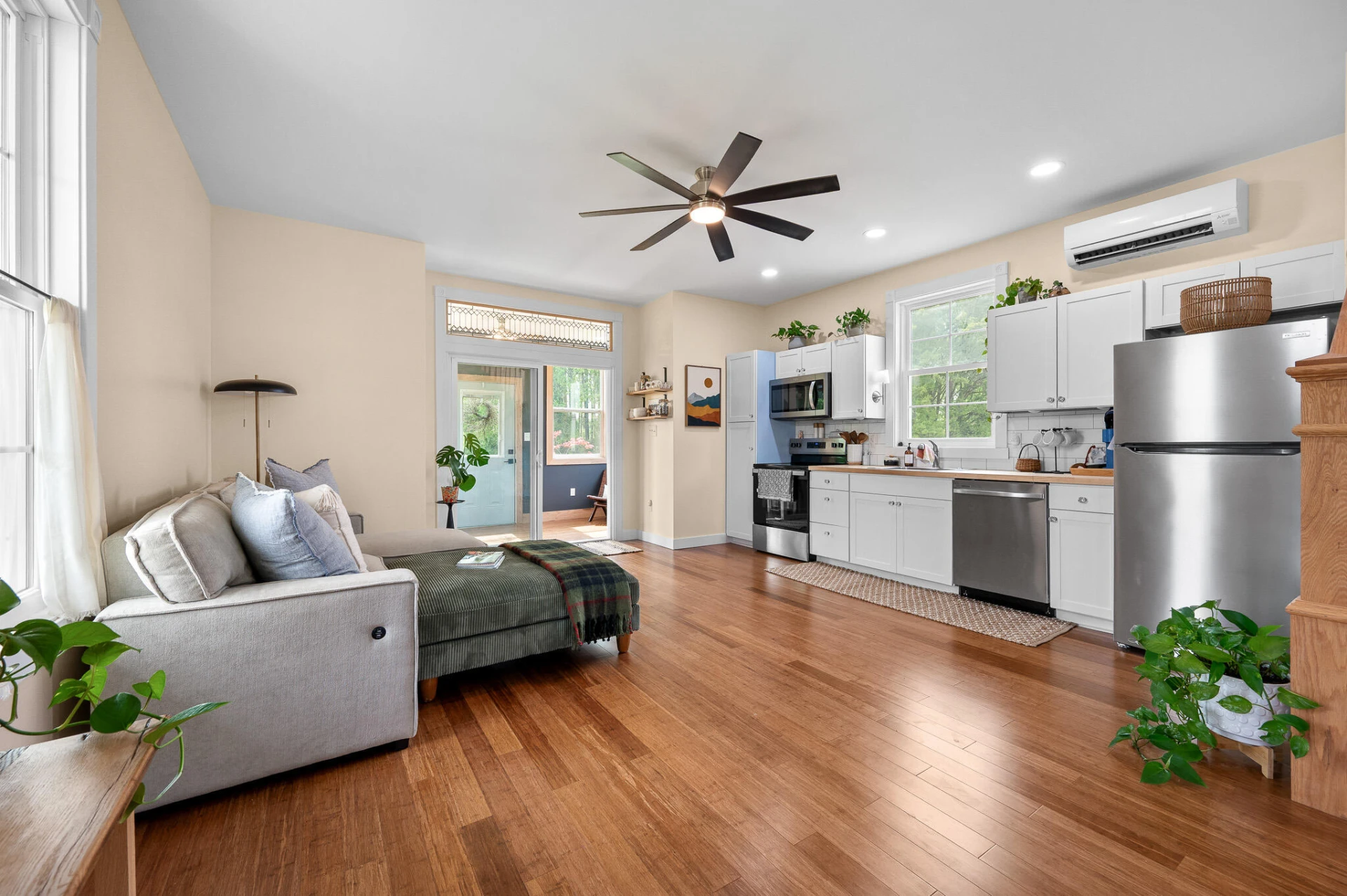 1589 Clearview RD - Photo 8