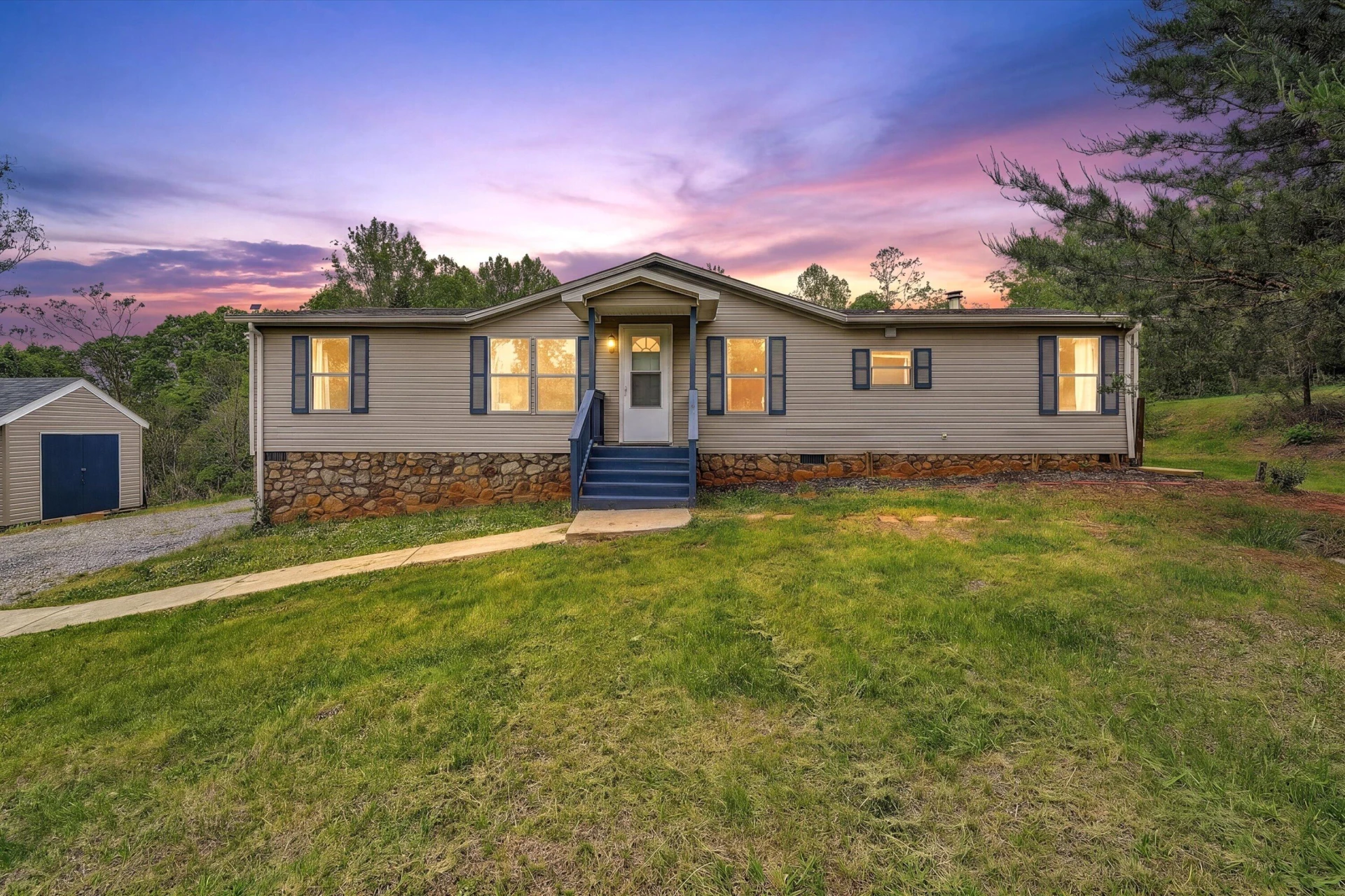 1181 Huntington DR