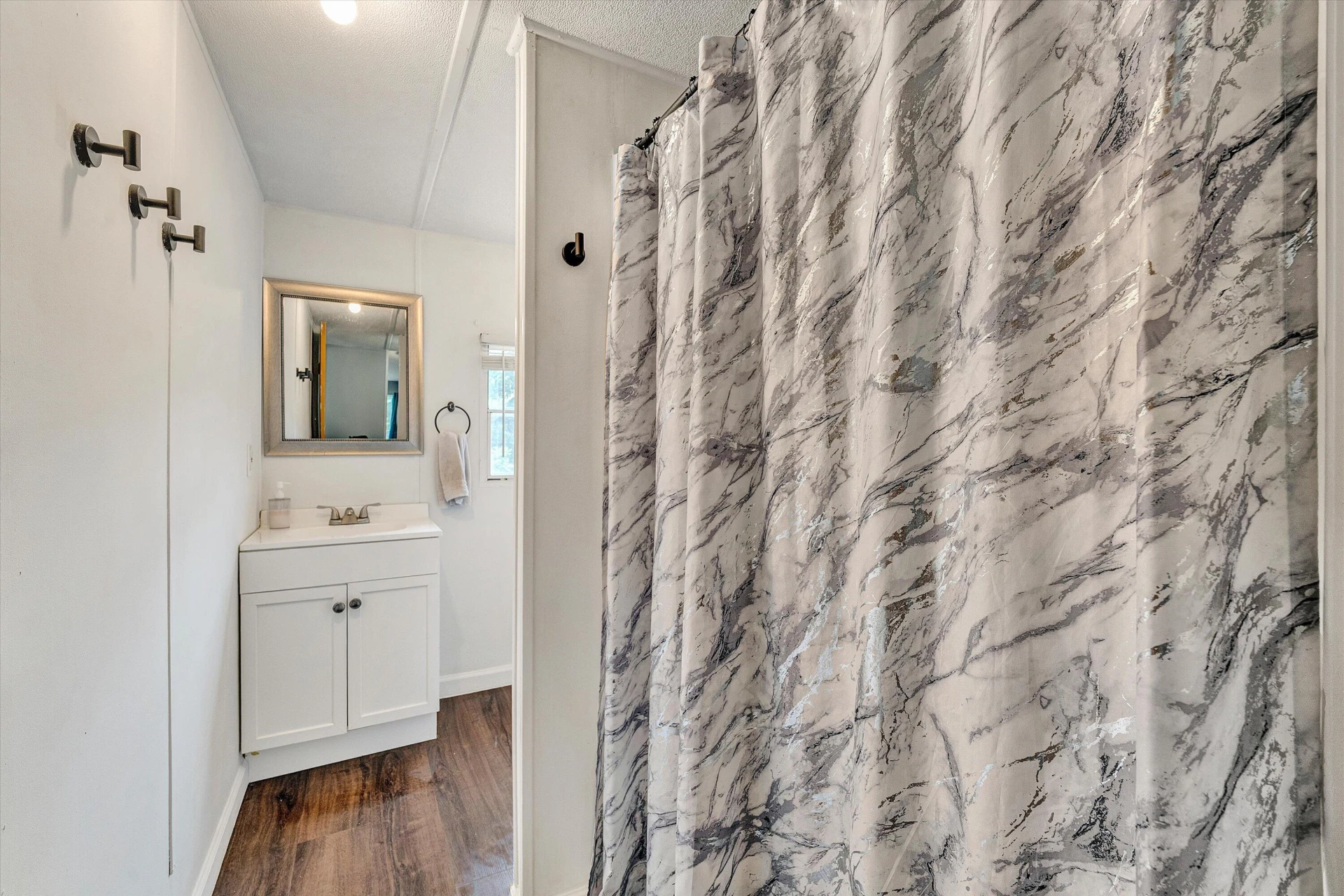 1181 Huntington DR - Photo 20