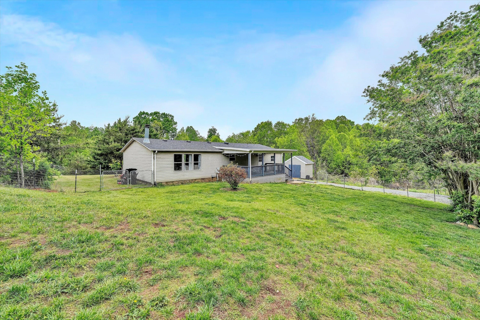 1181 Huntington DR - Photo 26