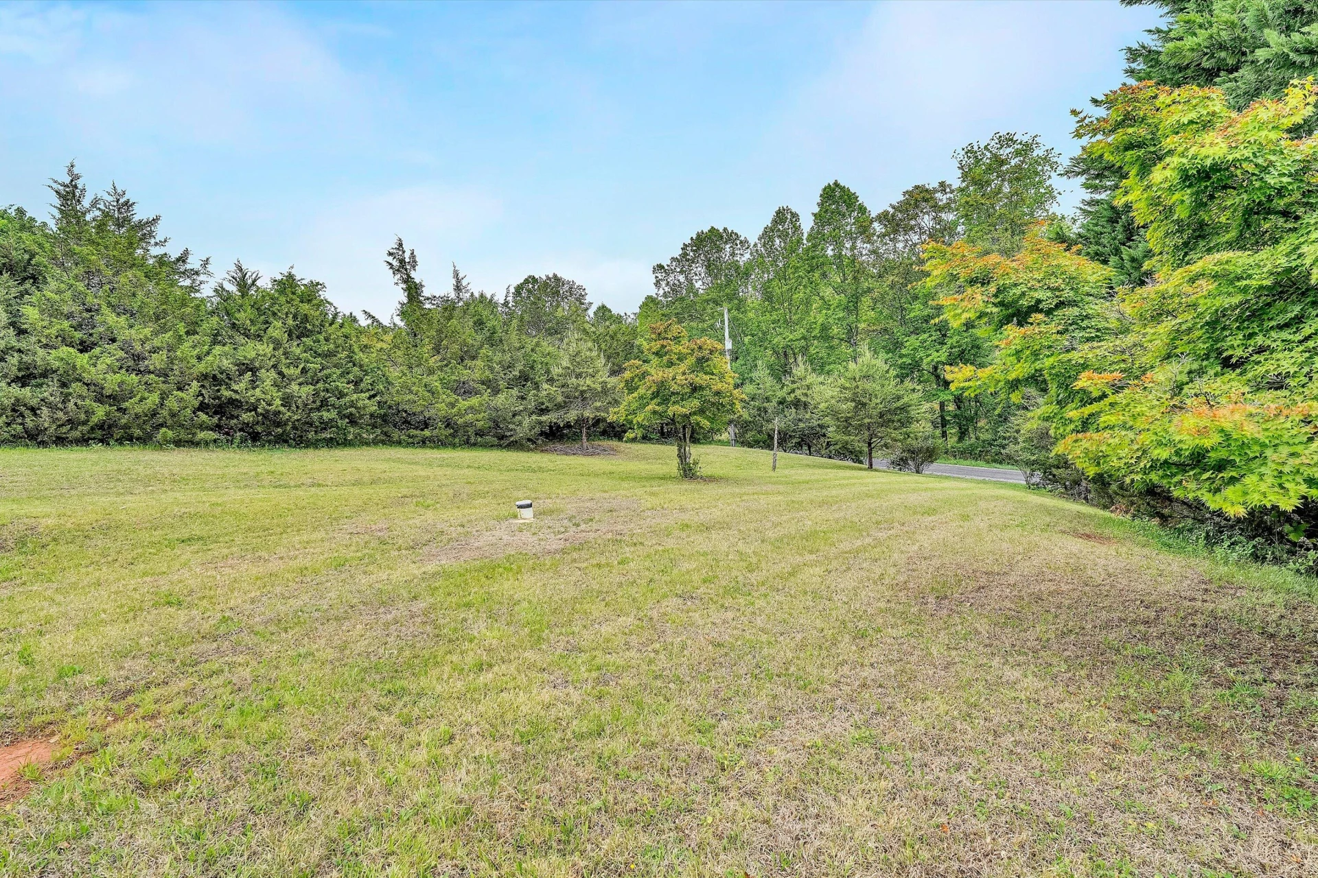 1181 Huntington DR - Photo 28