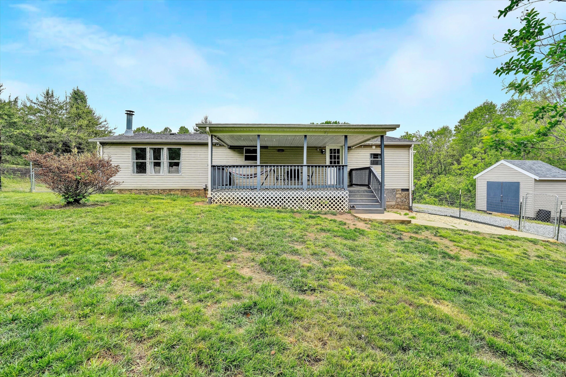 1181 Huntington DR - Photo 31