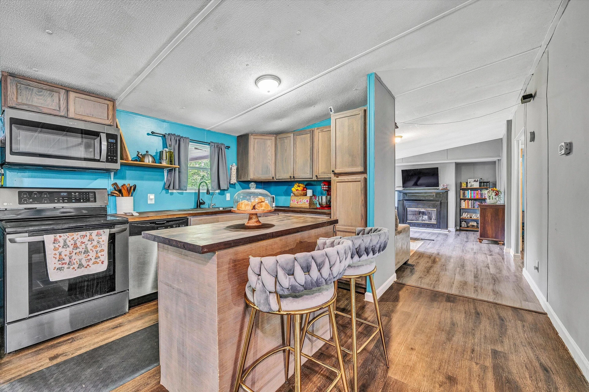 1181 Huntington DR - Photo 8
