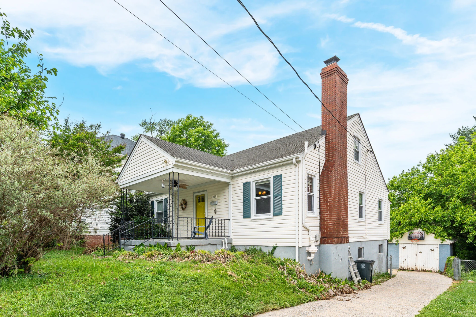 310 Langhorne LN - Photo 2