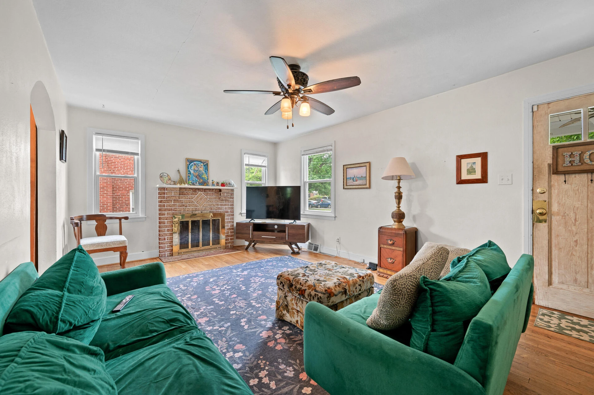 310 Langhorne LN - Photo 6