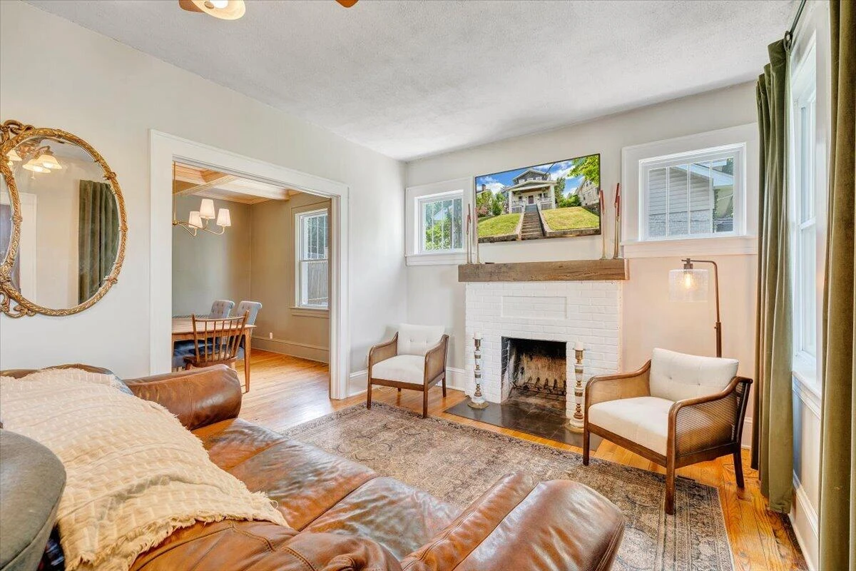 1142 Winona AVE SW - Photo 12