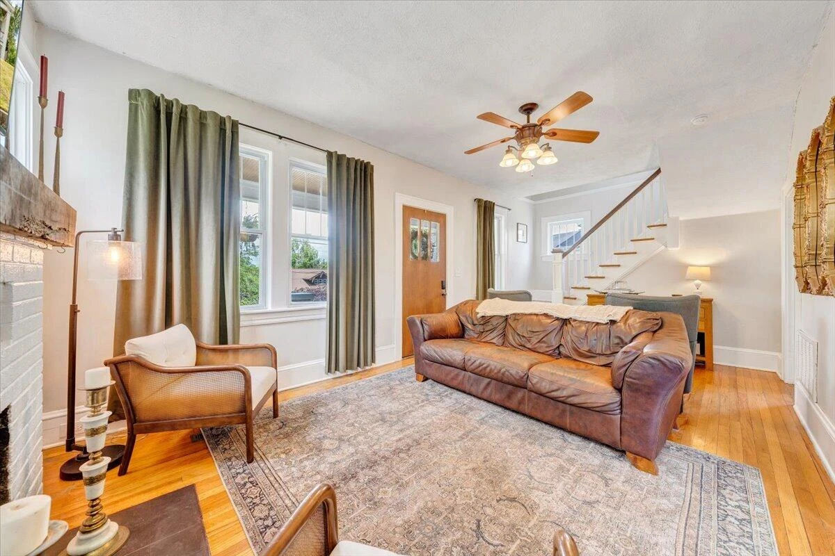 1142 Winona AVE SW - Photo 13