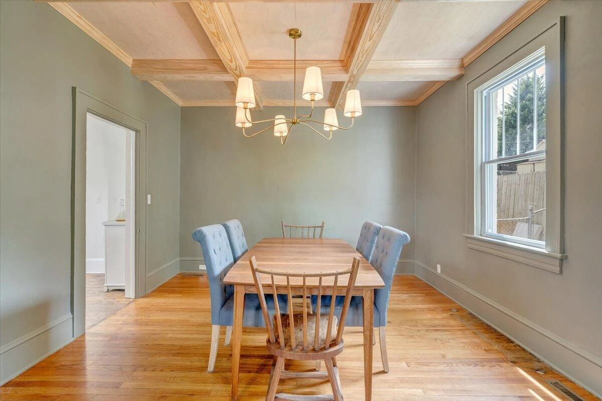 1142 Winona AVE SW - Photo 16