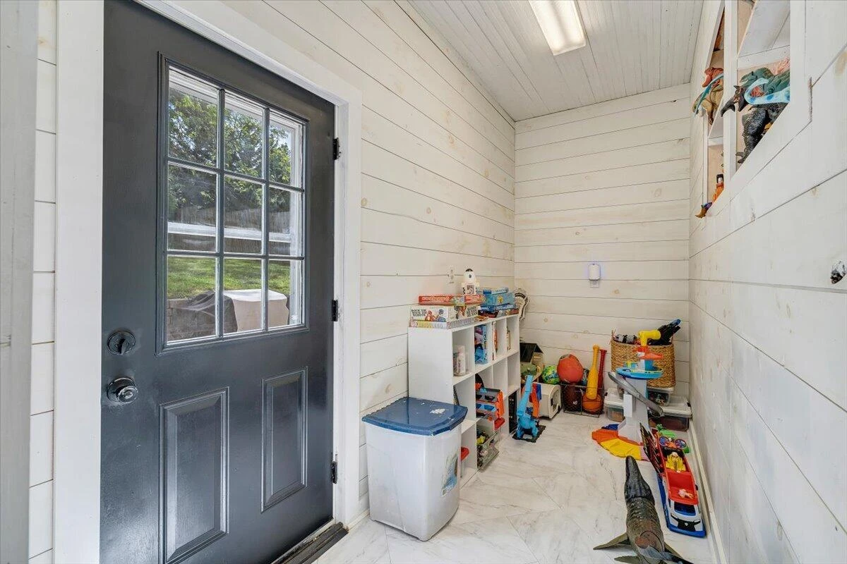 1142 Winona AVE SW - Photo 28