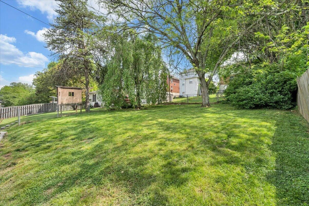 1142 Winona AVE SW - Photo 45