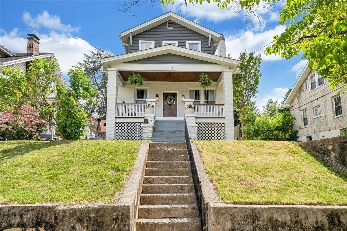 1142 Winona AVE SW - Photo 5